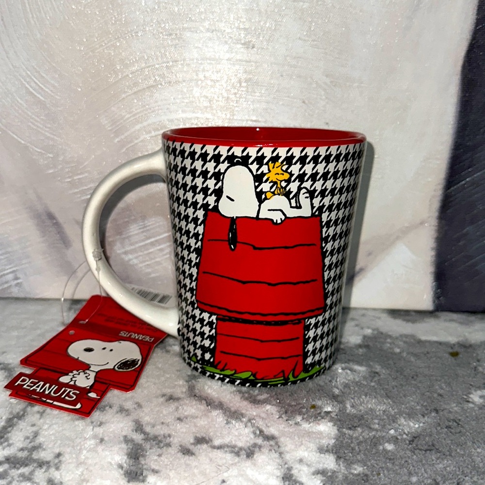 Snoopy peanuts houndstooth Christmas mug
